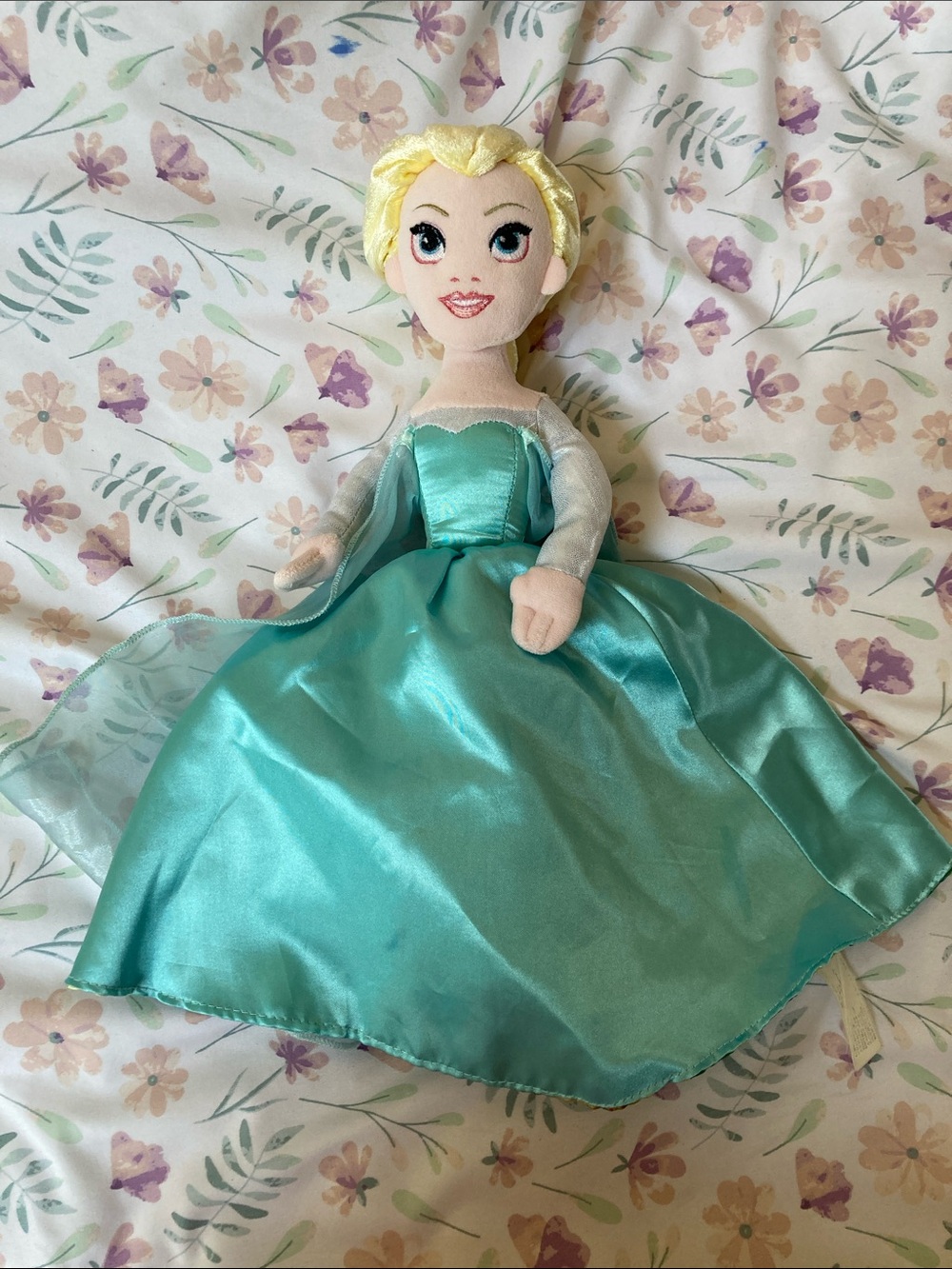 Disney Frozen Elsa and Anna Reversible Plush Doll. - Picture 4 of 5